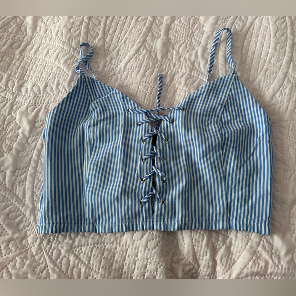 Forever 21 Light Blue Crop Top Size M